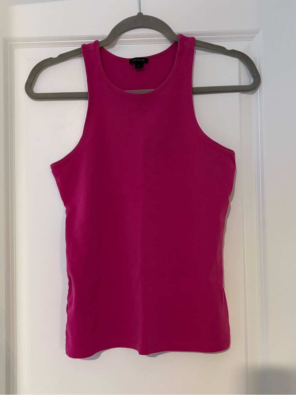 Ann Taylor Fuchsia Pink Sleeveless Tank Top Size Small